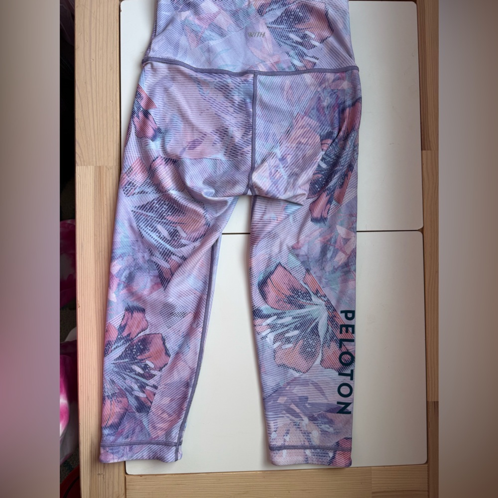 Peloton Bra & Legging set - Picture 7 of 8